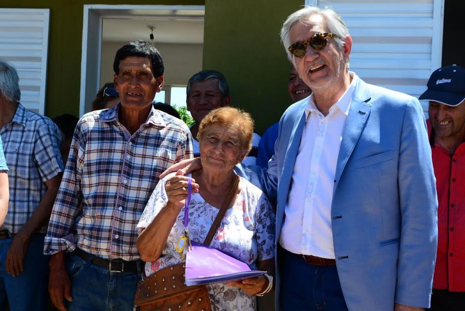 En Candelaria, Alberto entregó viviendas a familias afectadas por las inundaciones