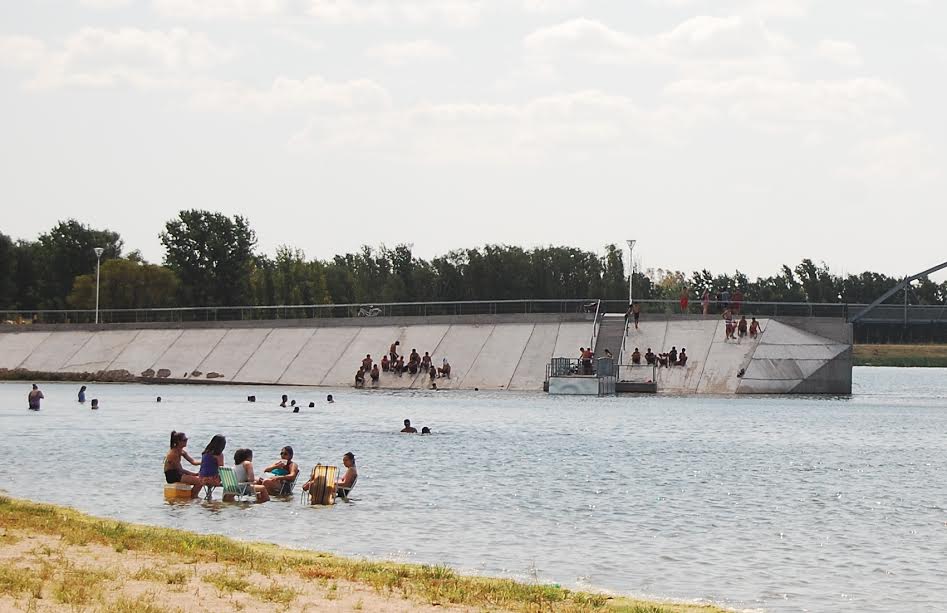 El verano ya se palpita en el nuevo embalse