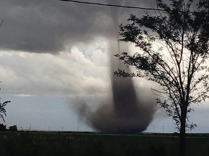 El paso de un tornado inquietó a vecinos de Tilisarao y Renca