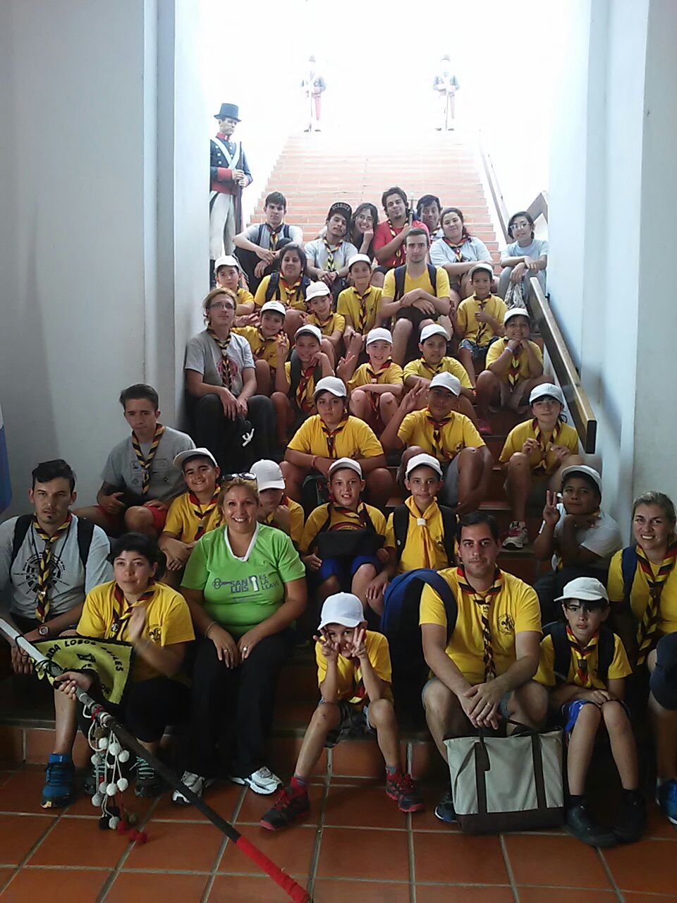 Scouts de Quilmes visitaron el Cabildo y Casa de Tucumán