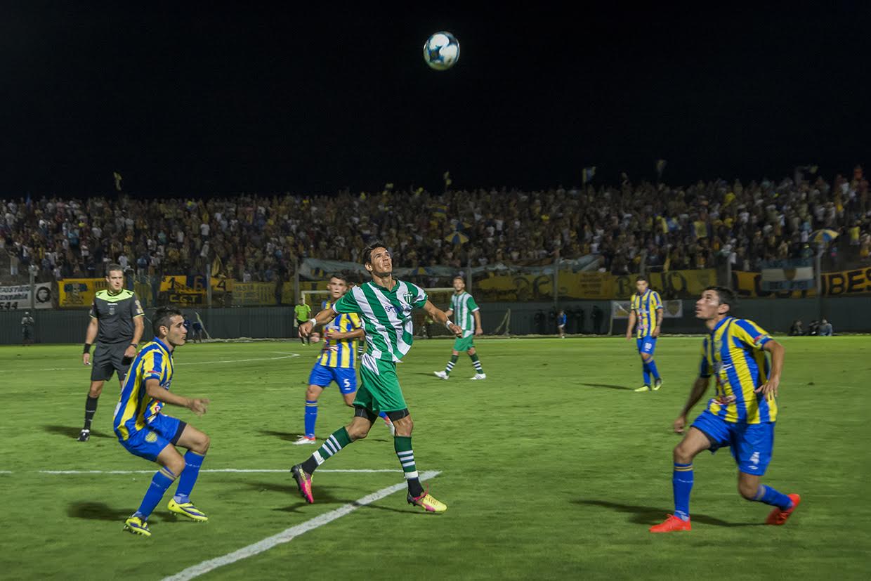 Imágenes que quedaron del primer clásico puntano del año