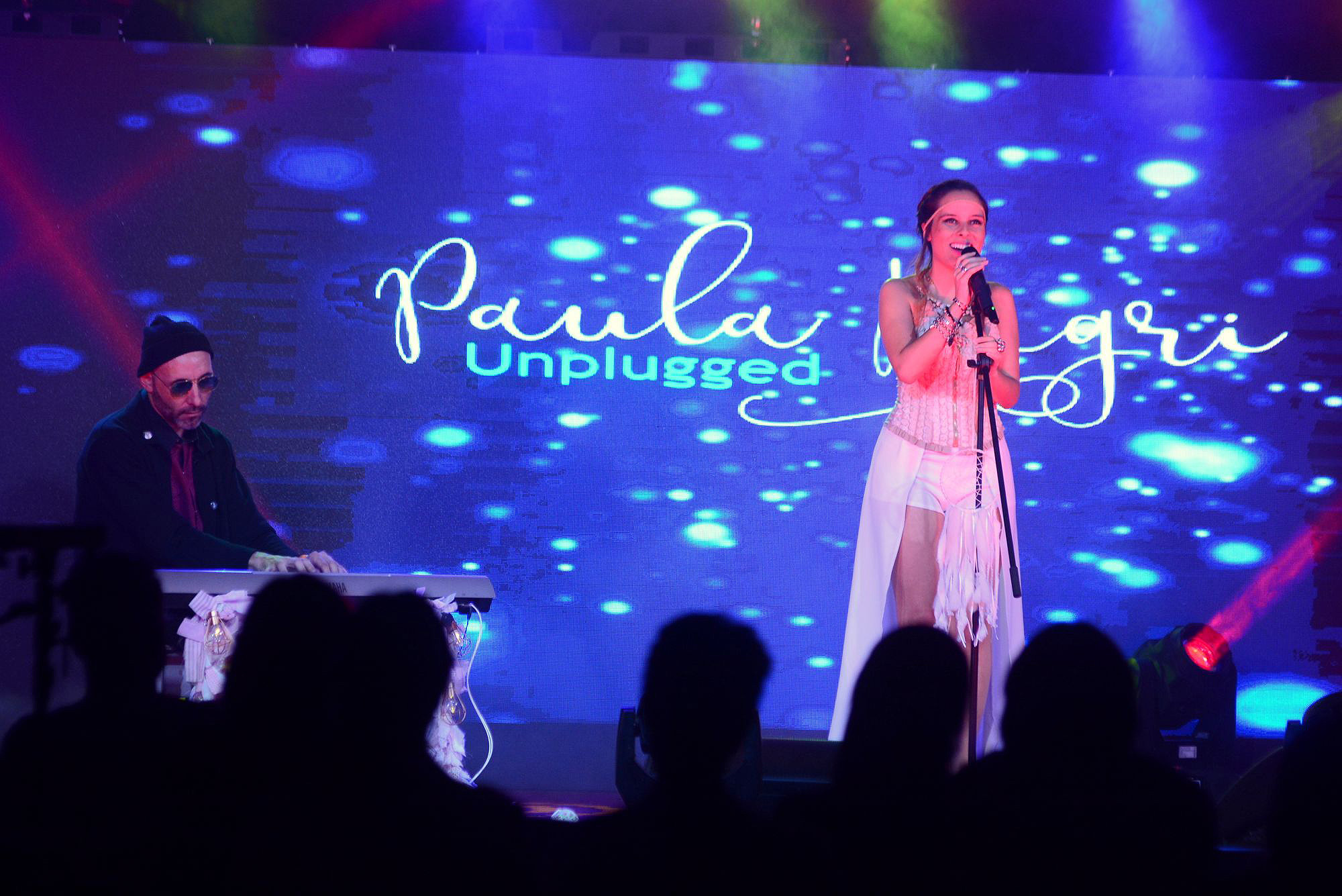 Paula Negri brilló con su música en el Salón Blanco