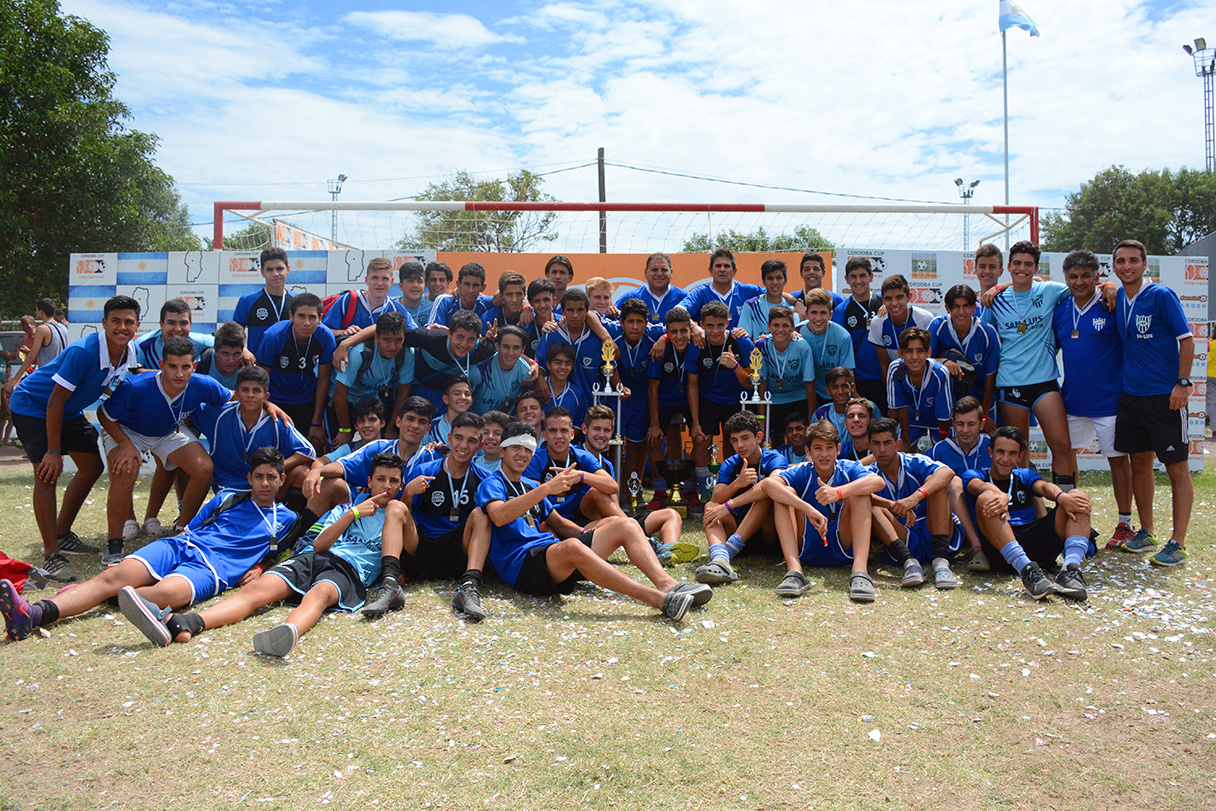 Las selecciones sanluiseñas de fútbol brillaron en la Córdoba Cup