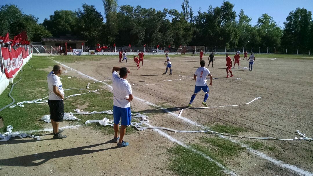 CAI venció a San Martín y se trepó a la cima