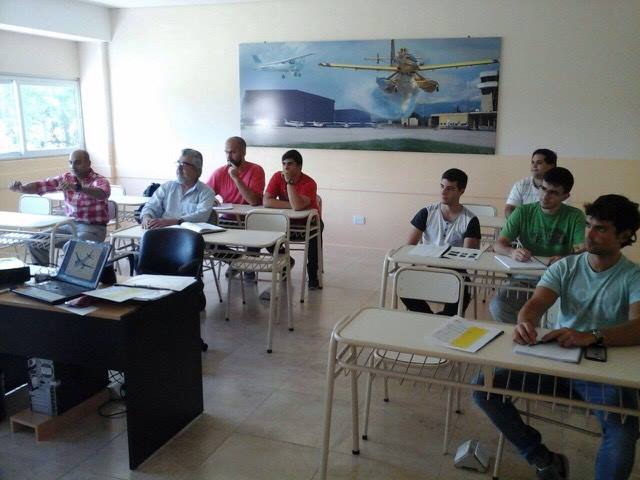 Arrancó el curso de piloto comercial