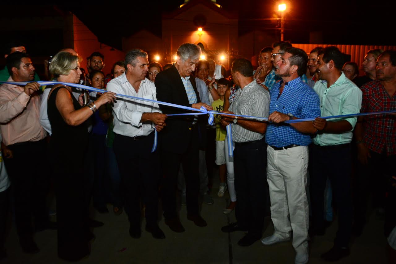 Alberto inauguró la remodelación de la plaza General San Martín de Concarán