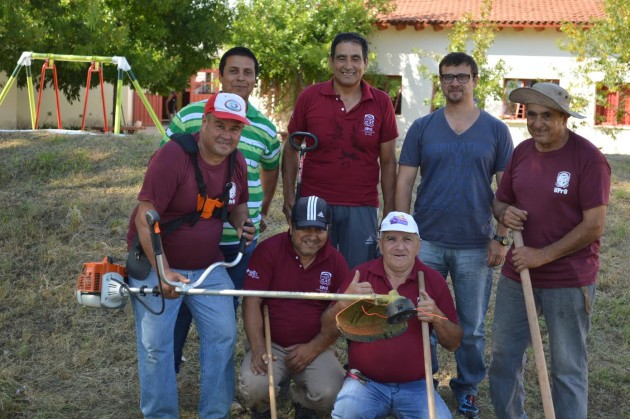 La UPrO comenzó con las tareas de mantenimiento en escuelas.