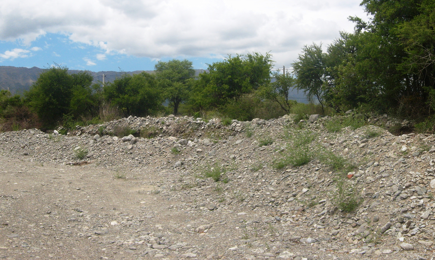 San Luis Agua realiza el encauzamiento del arroyo El Molino