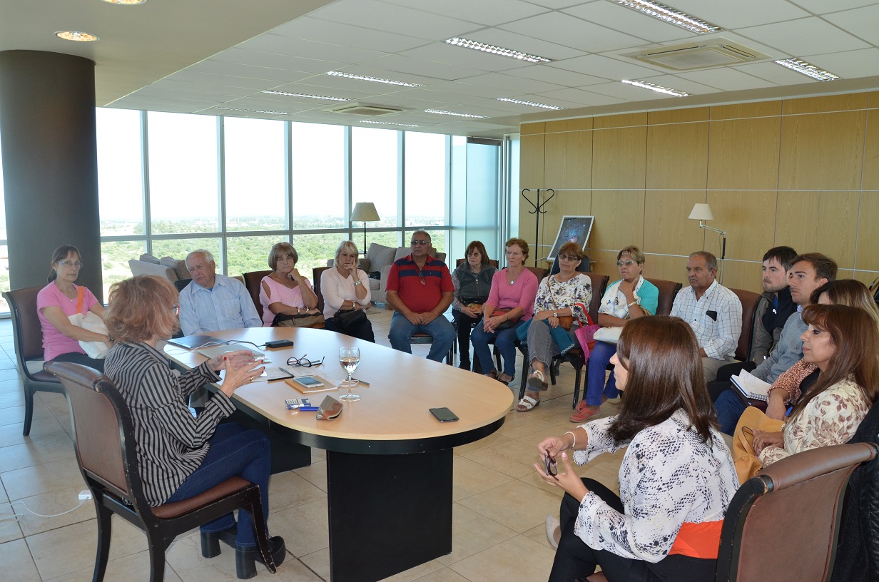 La ministra Bañuelos se reunió con referentes de los centros de jubilados