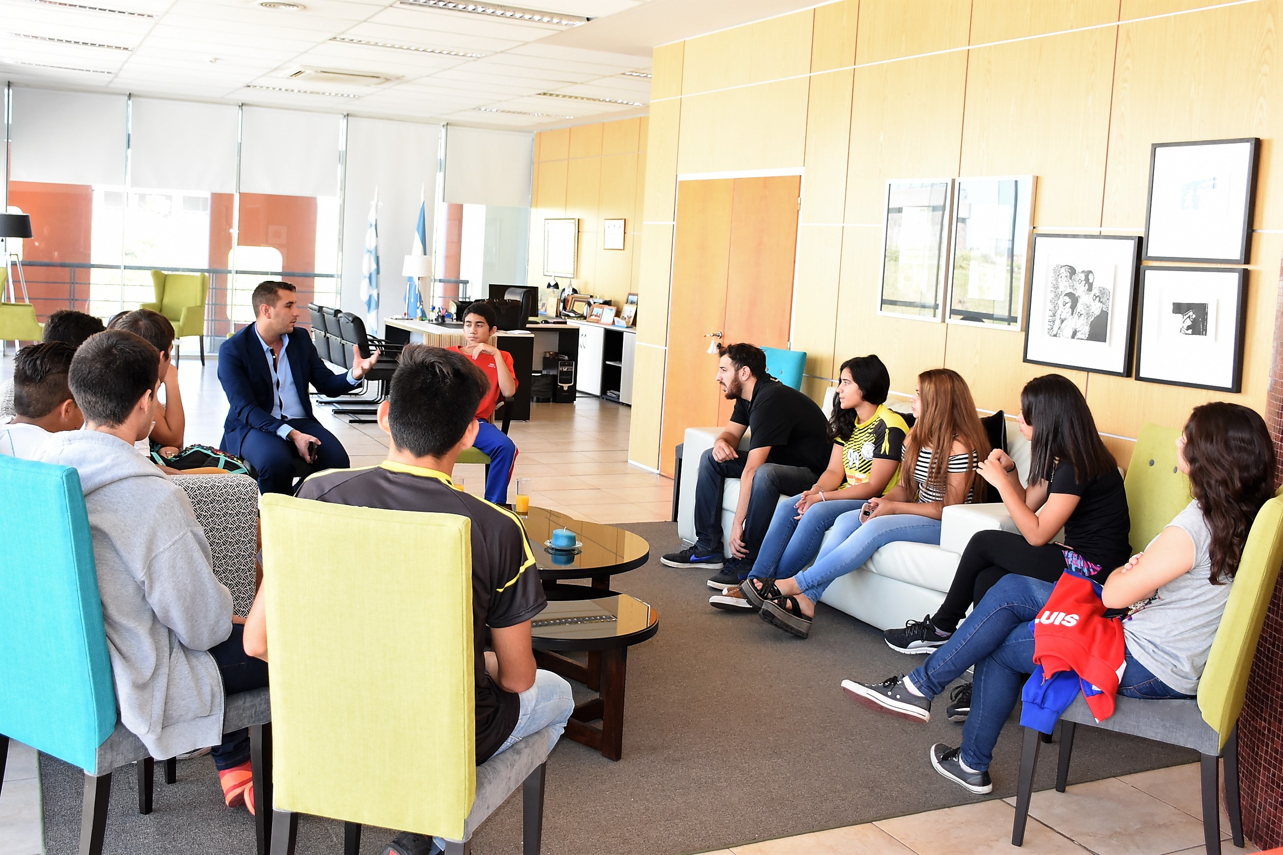 Juan Pablo Funes Bianchi se reunió con jugadores de hándbol