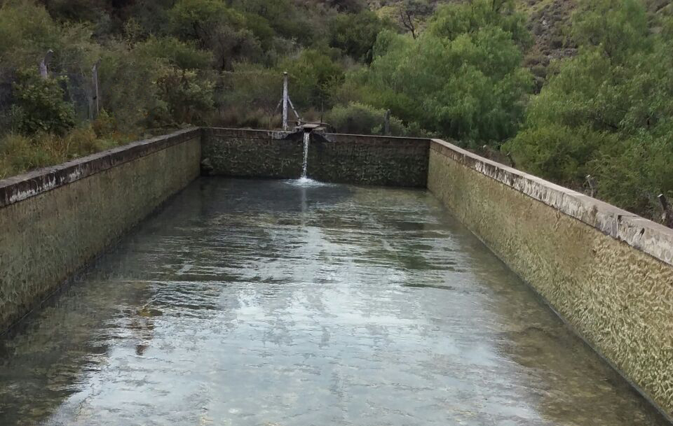 San Luis Agua realizó la limpieza de la cisterna de Villa de la Quebrada