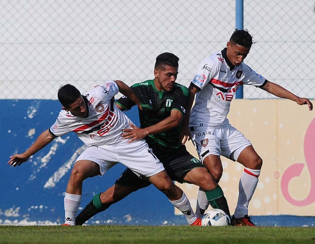 Estudiantes perdió ante Chacarita en San Martín