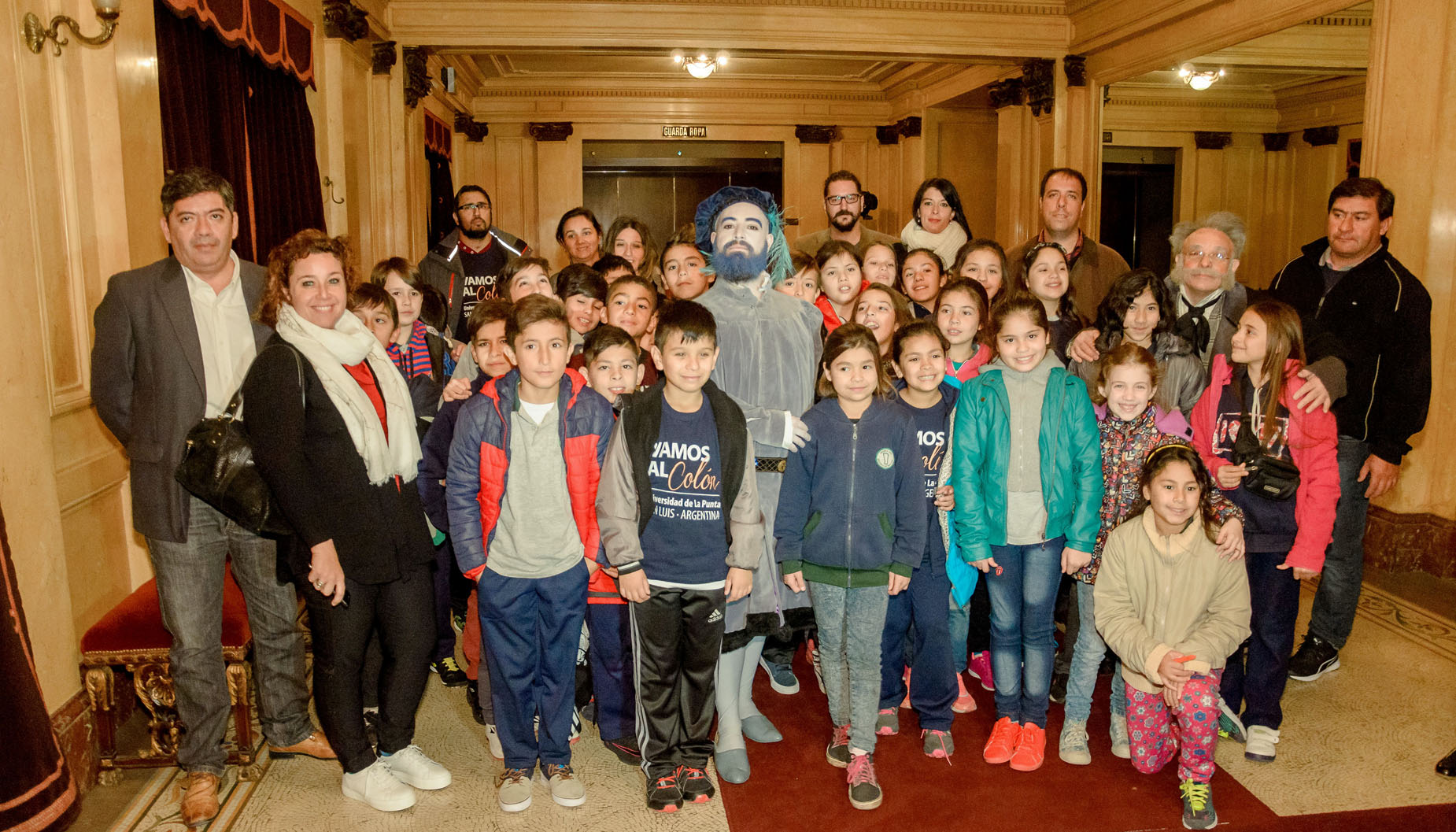 En su segundo día en Buenos Aires, los alumnos del barrio ATE I disfrutaron de la obra “Pulgarcito”