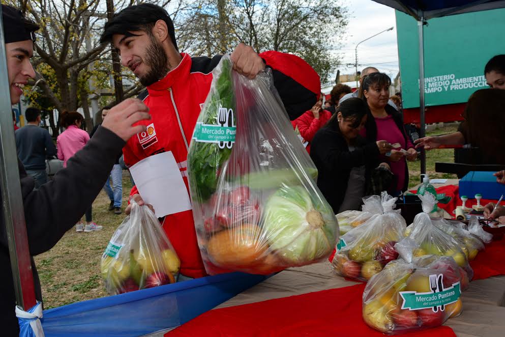 Mercado Puntano logró su primer objetivo: que los precios de las frutas y verduras comiencen a bajar