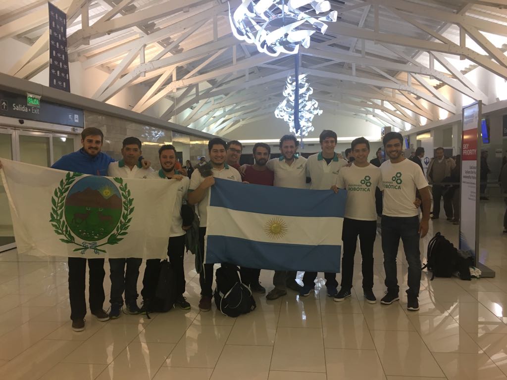 La delegación de la ULP viajó a Colombia para participar de la RoboRave 2017