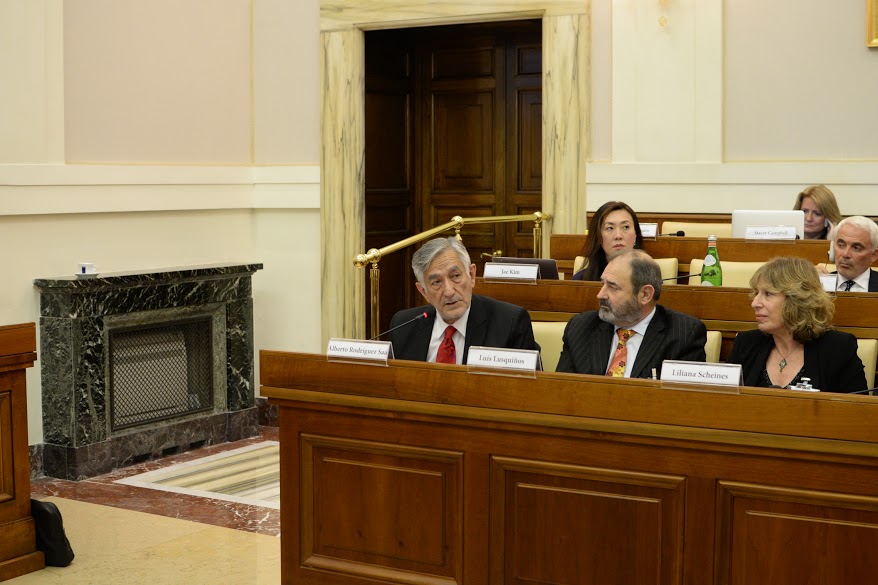 Alberto volvió a disertar en el Vaticano