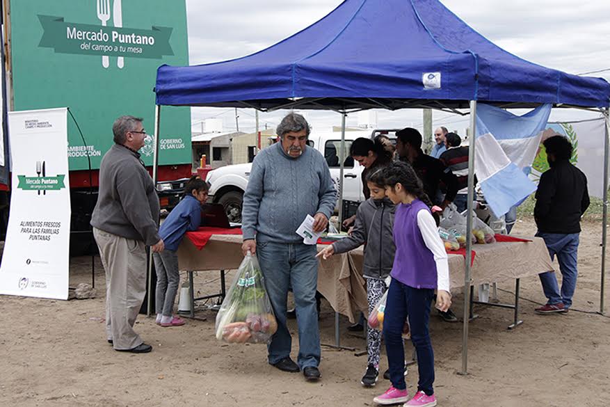 Con gran éxito debutó Mercado Puntano en los barrios de San Luis