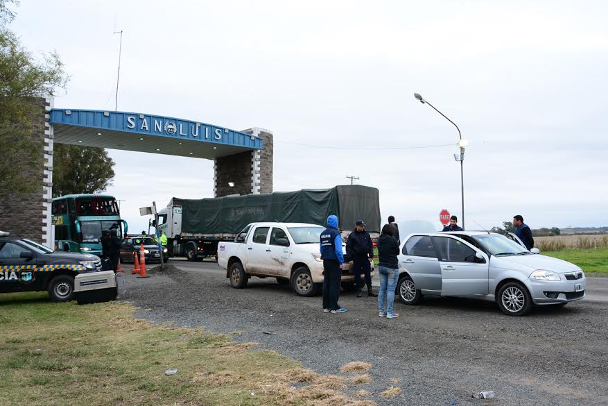 Realizaron operativos policiales en puestos limítrofes de la provincia