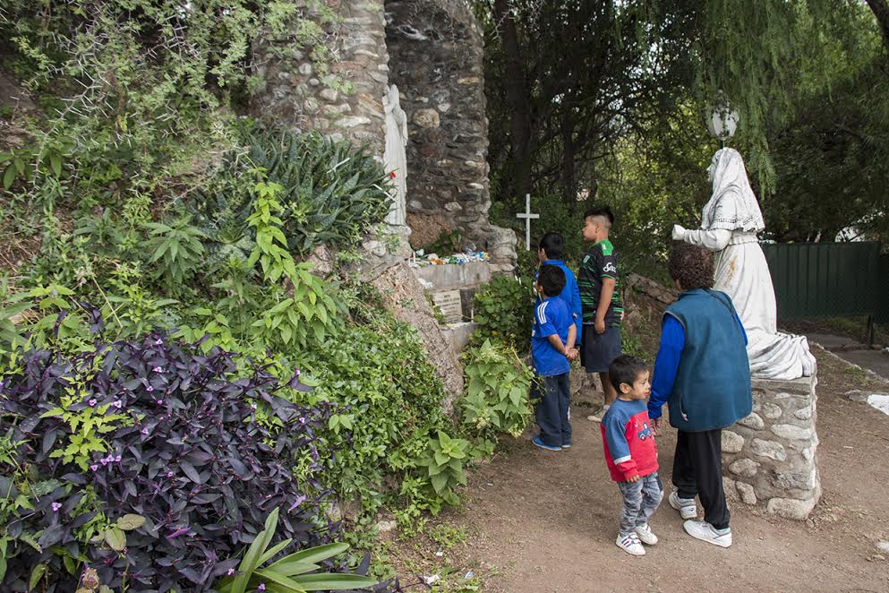 Peregrinos de otras provincias que siempre vuelven a agradecerle al Cristo