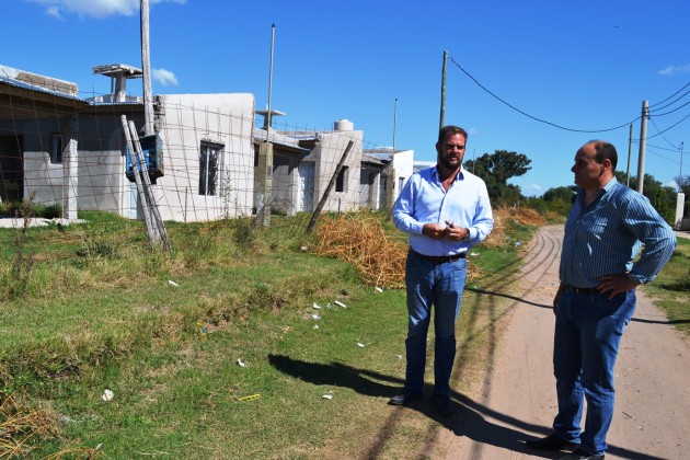 Tomasevich y Baggini recorrieron la obra en Justo Daract.