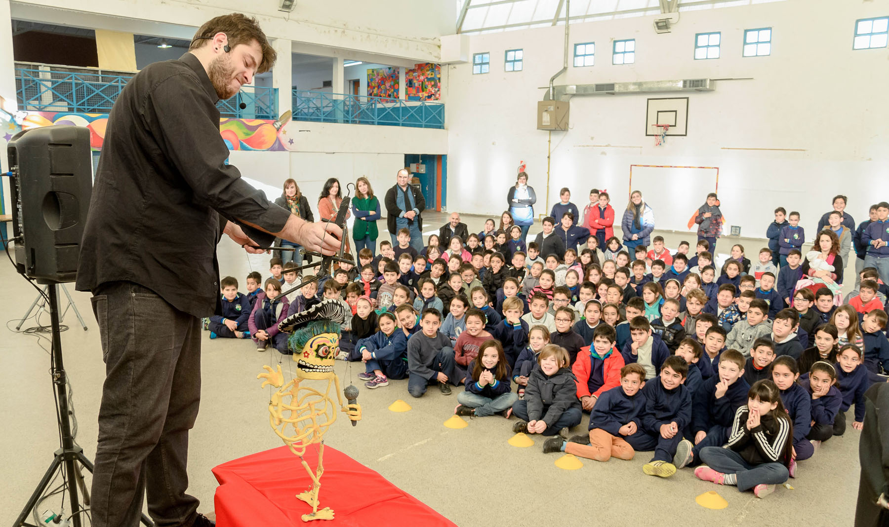 Cientos de alumnos y docentes disfrutaron de la magia del teatro
