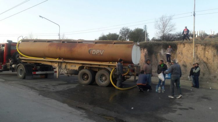 Ponce agradeció la colaboración brindada por el gobernador ante la falta del servicio de agua