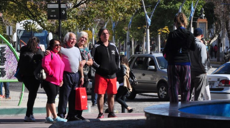 Los turistas aprovechan el “veranito” de San Luis