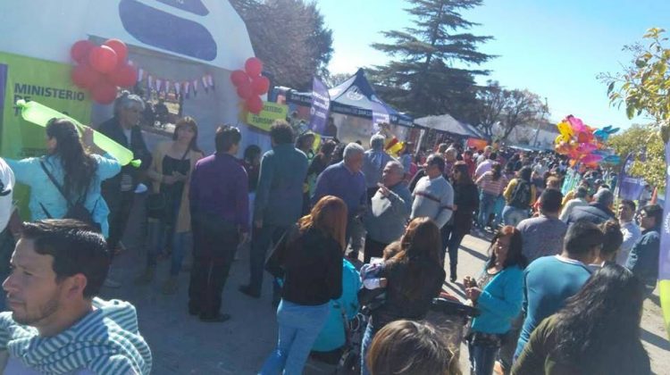 Realizaron la kermesse de los pueblos en Santa Rosa 