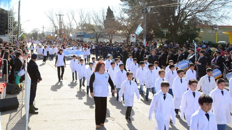 A las 15:00 comienza el desfile en Justo Daract