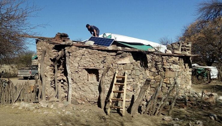 Instalaron una pantalla solar en un hogar de El Salado