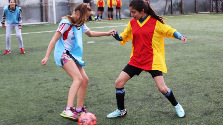 Intercolegiales: la pelota sigue rodando