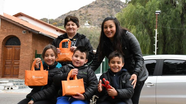 Más de 1.300 beneficiarios recibieron sus tabletas