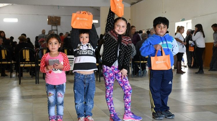 Entregaron tabletas en San Jerónimo, La Calera y Villa Mercedes