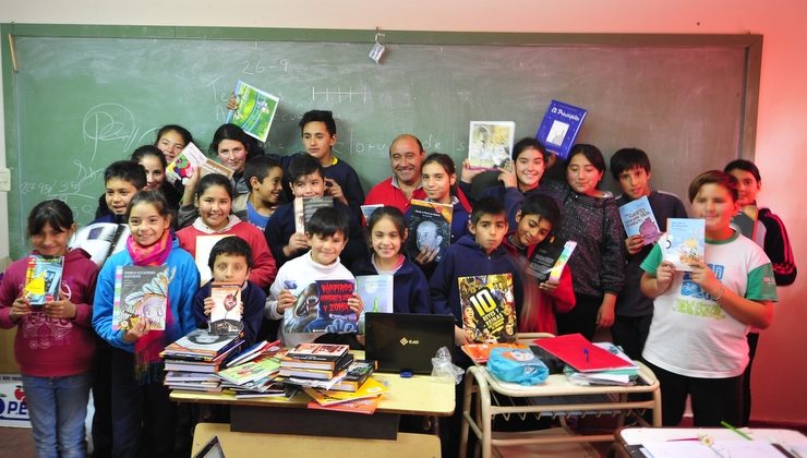 San Luis Libro entregó ejemplares en Zanjitas