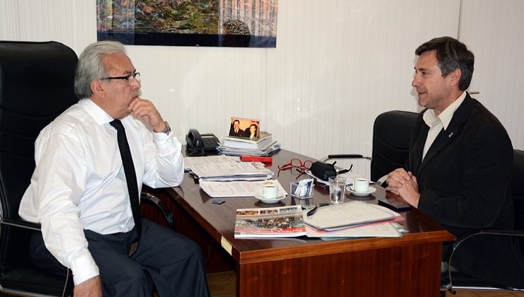 Saludos protocolares al ministro González Funes