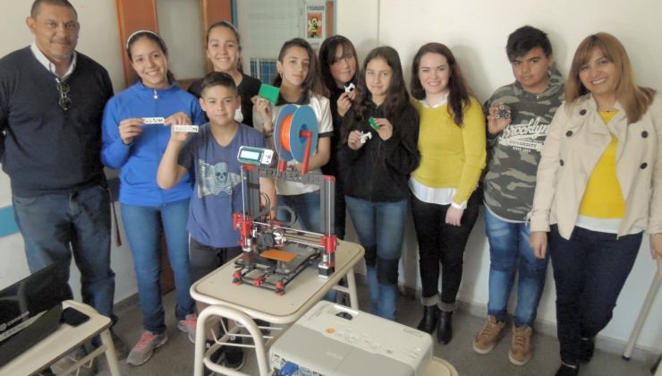 Alumnos de La Punta aprenden geometría espacial a través de la impresión 3D