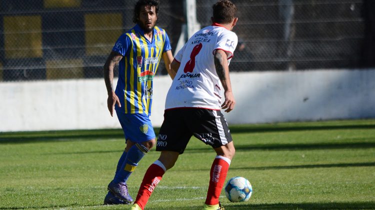 Juventud igualó con Huracán Las Heras y sigue primero en su zona