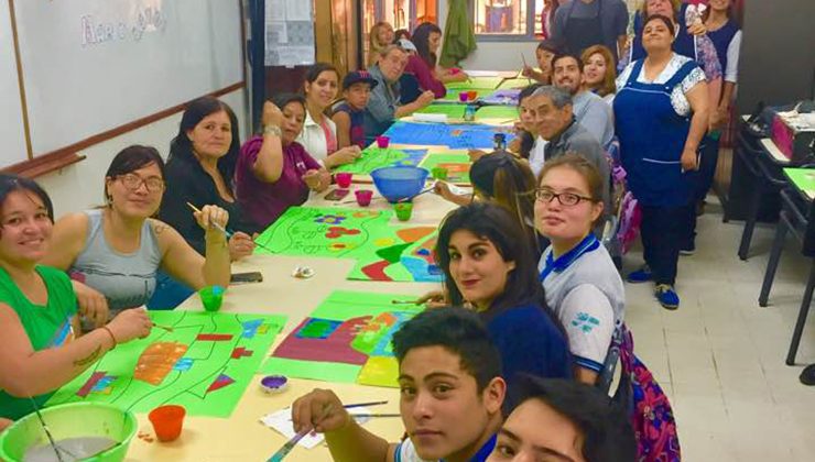 Una jornada colorida se vivió en la Escuela “Jorge Aostri” de la mano de Mario Lange