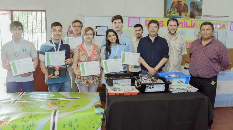 La Escuela “Fray Luis Beltrán” fue distinguida por su participación en la Roboliga Provincial