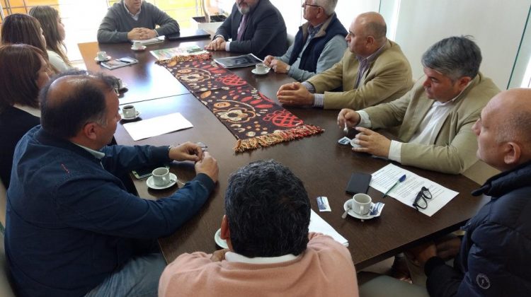 Mones Ruiz se reunió con 23 intendentes de Pringles, Ayacucho, San Martín y Chacabuco