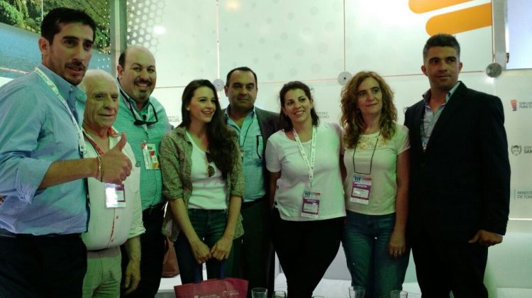 La actriz Laura Azcurra visitó el stand de San Luis