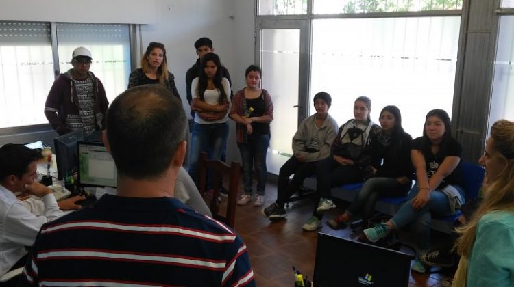 La UNLC dio una charla a estudiantes en la Cooperativa de Agua