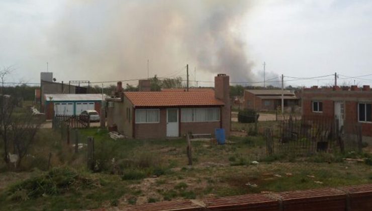 Combaten en Santa Rosa dos focos de incendios