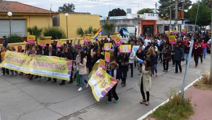 La Secretaría de la Mujer realizó una marcha en Justo Daract