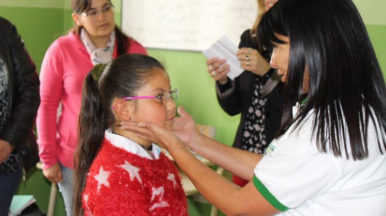 Plan “Veo Bien”: se entregaron 45 pares más de anteojos a niños y adolescentes