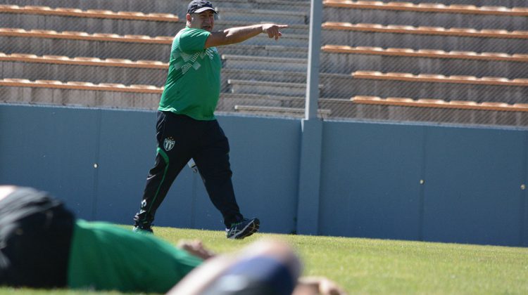 Estudiantes visita a Los Andes en el debut de Gómez