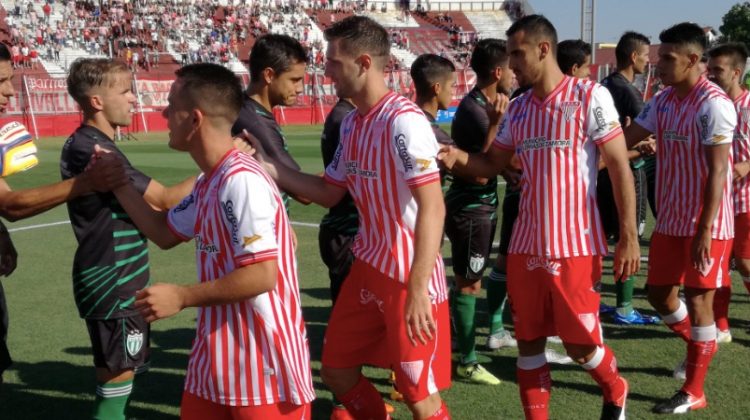 Estudiantes empató en el debut de Gómez