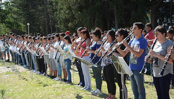 Presentan en la plaza Pringles las bandas de música “Granaderos Puntanos”