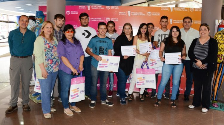 Entregaron los certificados del taller “Anfitriones Turísticos”