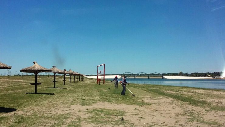 San Luis Agua limpió y desmalezó el peridique